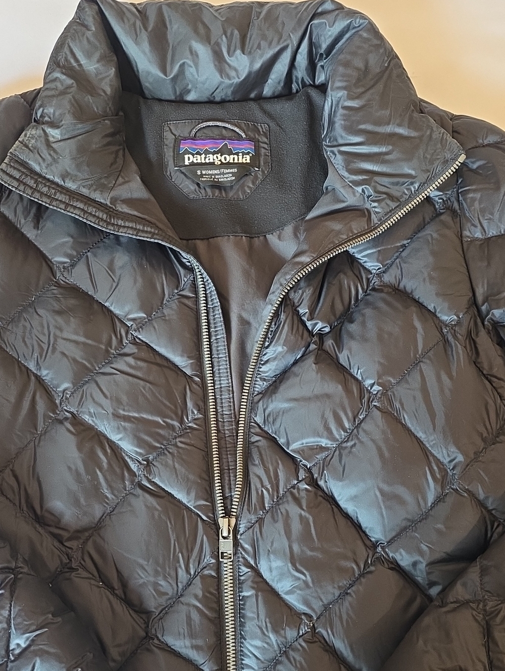 Patagonia Black Quilted Women's Bomber Jacket - Picture 2 of 6